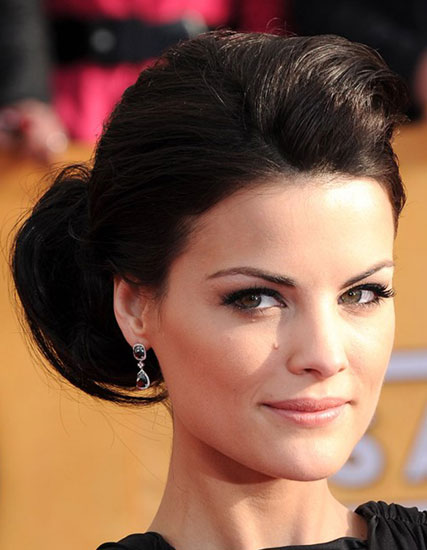 Jaimie Alexander Side Chignon Hairstyle Careforhair Co Uk