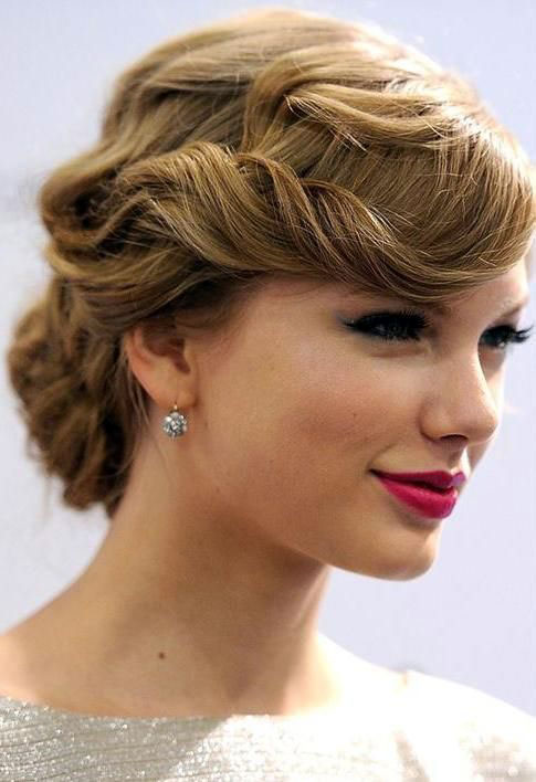 Taylor Swift Prom 2014 Updo Flipped Updo