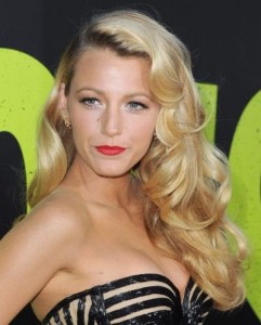 Blake Lively Long Blonde Formal Hairstyle With Deep Side
