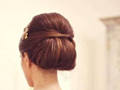 Brunette Hair In Teased Bouffant Chignon Updo Hairdo For Wedding