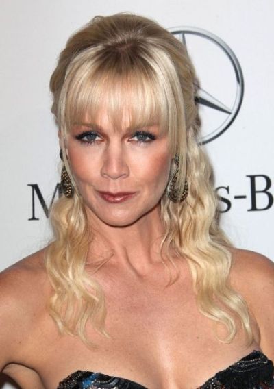 Jennie Garth Blonde Hair In Curly Half Up Hairstyle Careforhair Co Uk