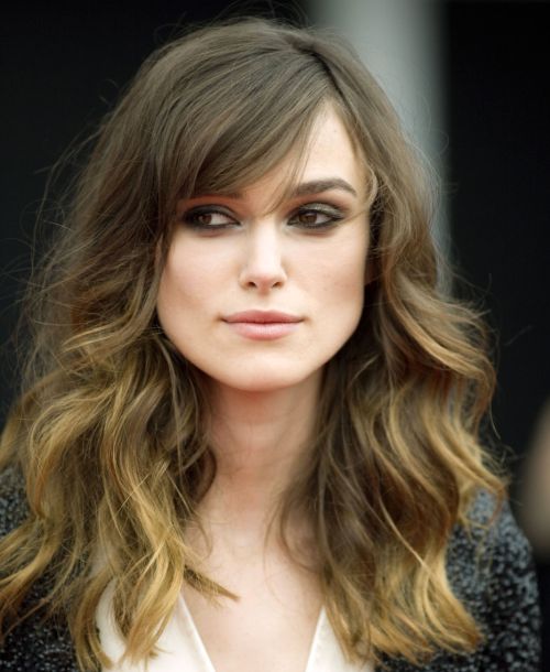 Keira Knightley Brown Hair In Long Wavy Hairstyle With Bangs