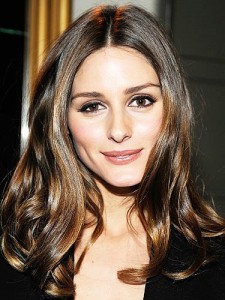 Olivia Palermo in A Wavy Hairstyle Perfect For Square-Shaped Faces