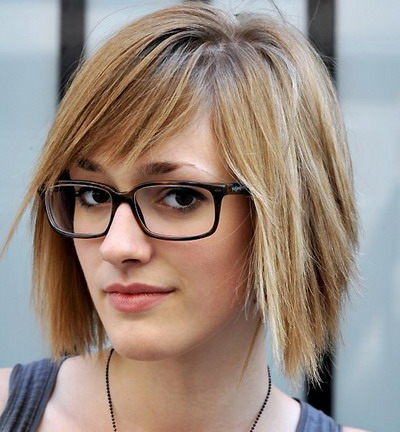 Short Straight Blonde Hair In Girly Choppy Chic Hairstyle With